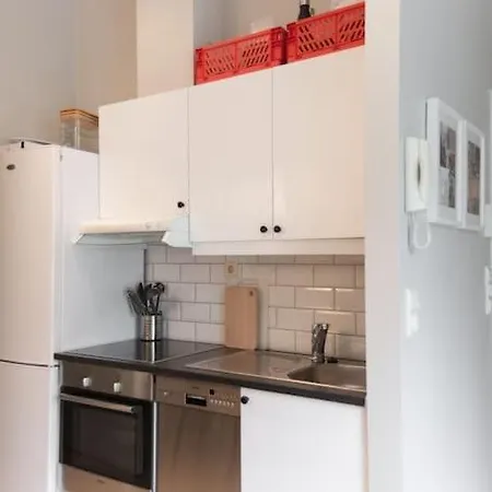 Dinbnb I Everything Need - 4 Minutes To The Train! Apartmán