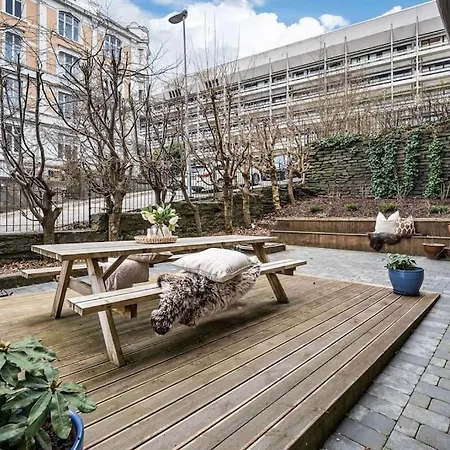 Dinbnb I Everything Need - 4 Minutes To The Train! Apartmán *